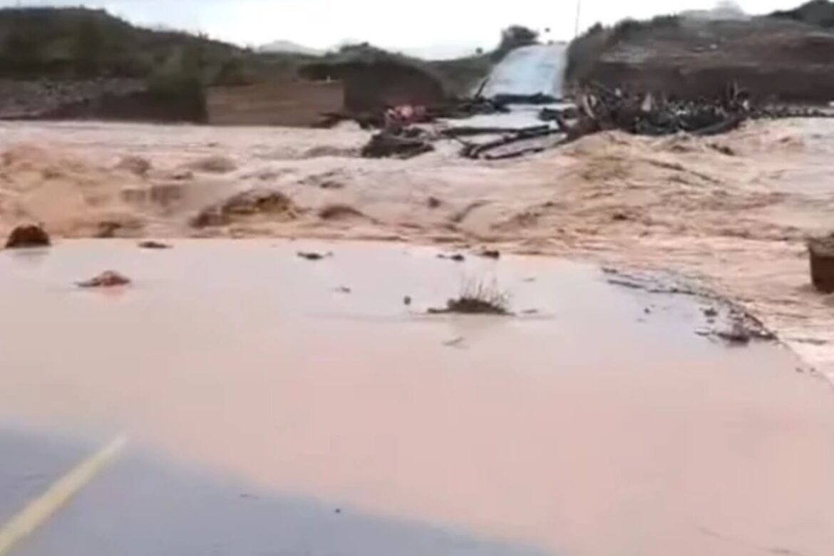 rio-transborda-apos-tempestade-e-forca-retirada-de-moradores-na-grecia