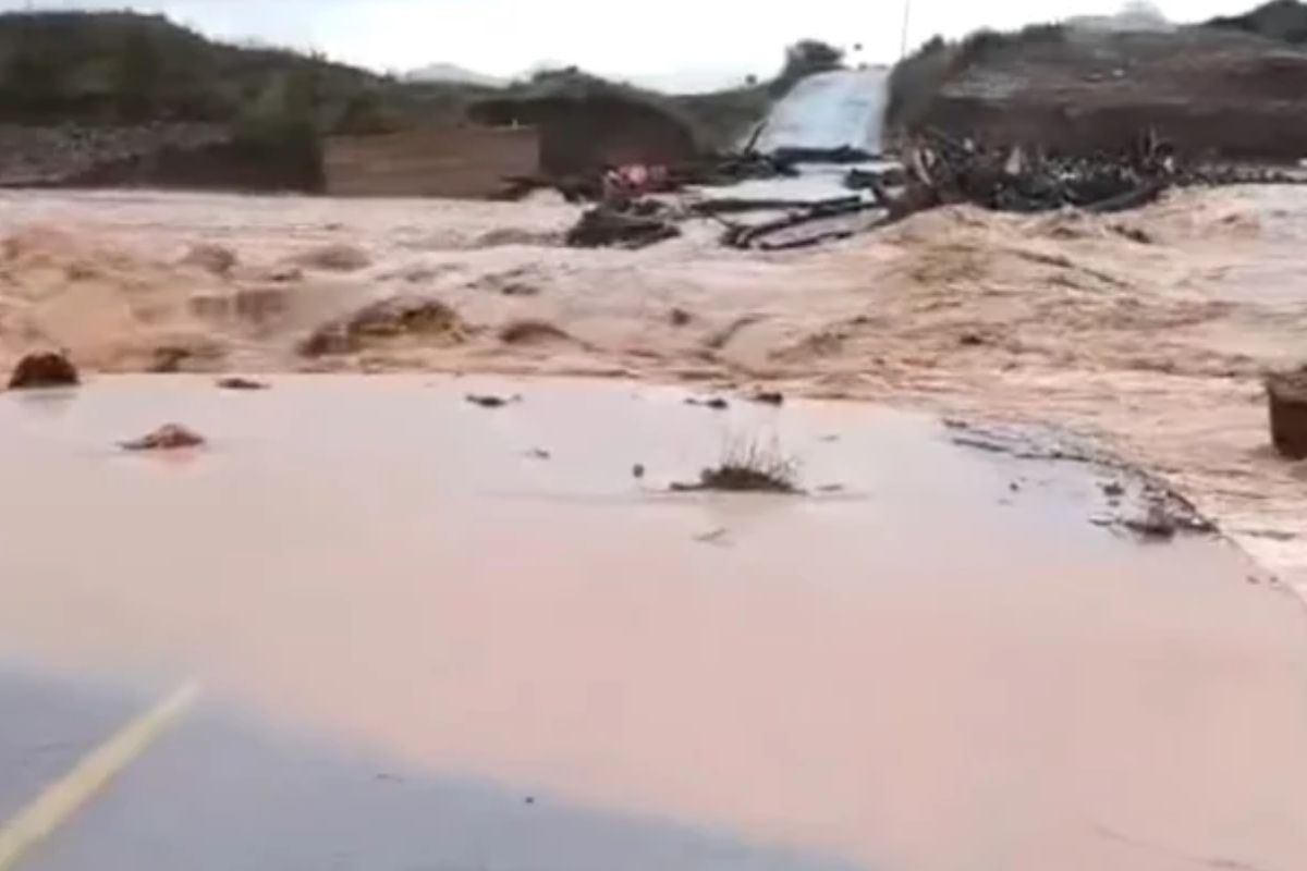 rio-transborda-apos-tempestade-e-forca-retirada-de-moradores-na-grecia