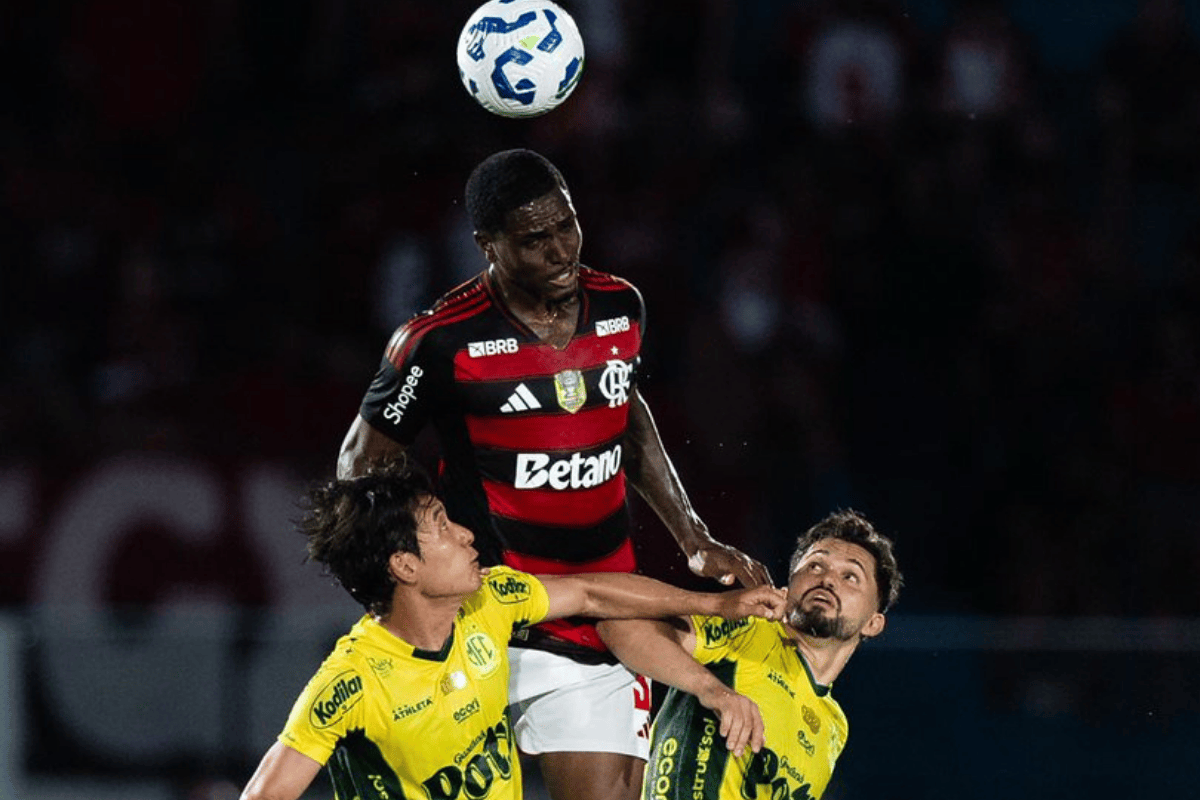 brasileirao:-com-chuva-de-gols,-mirassol-e-flamengo-empatam-no-maiao