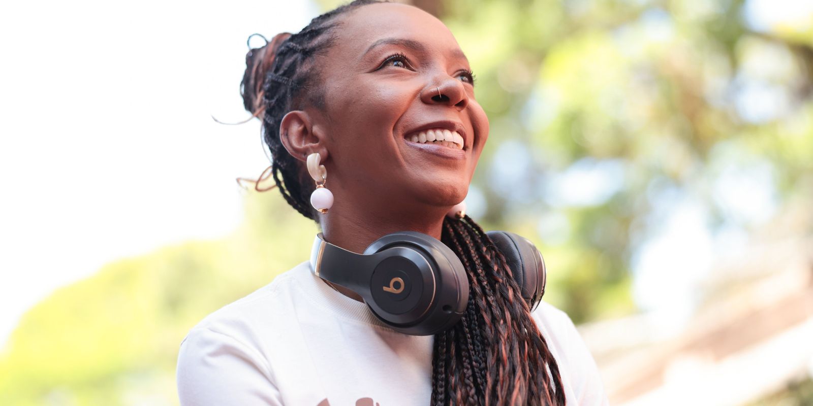 ativista-que-quer-“calcar-o-mundo”-ja-distribuiu-60-mil-chinelos