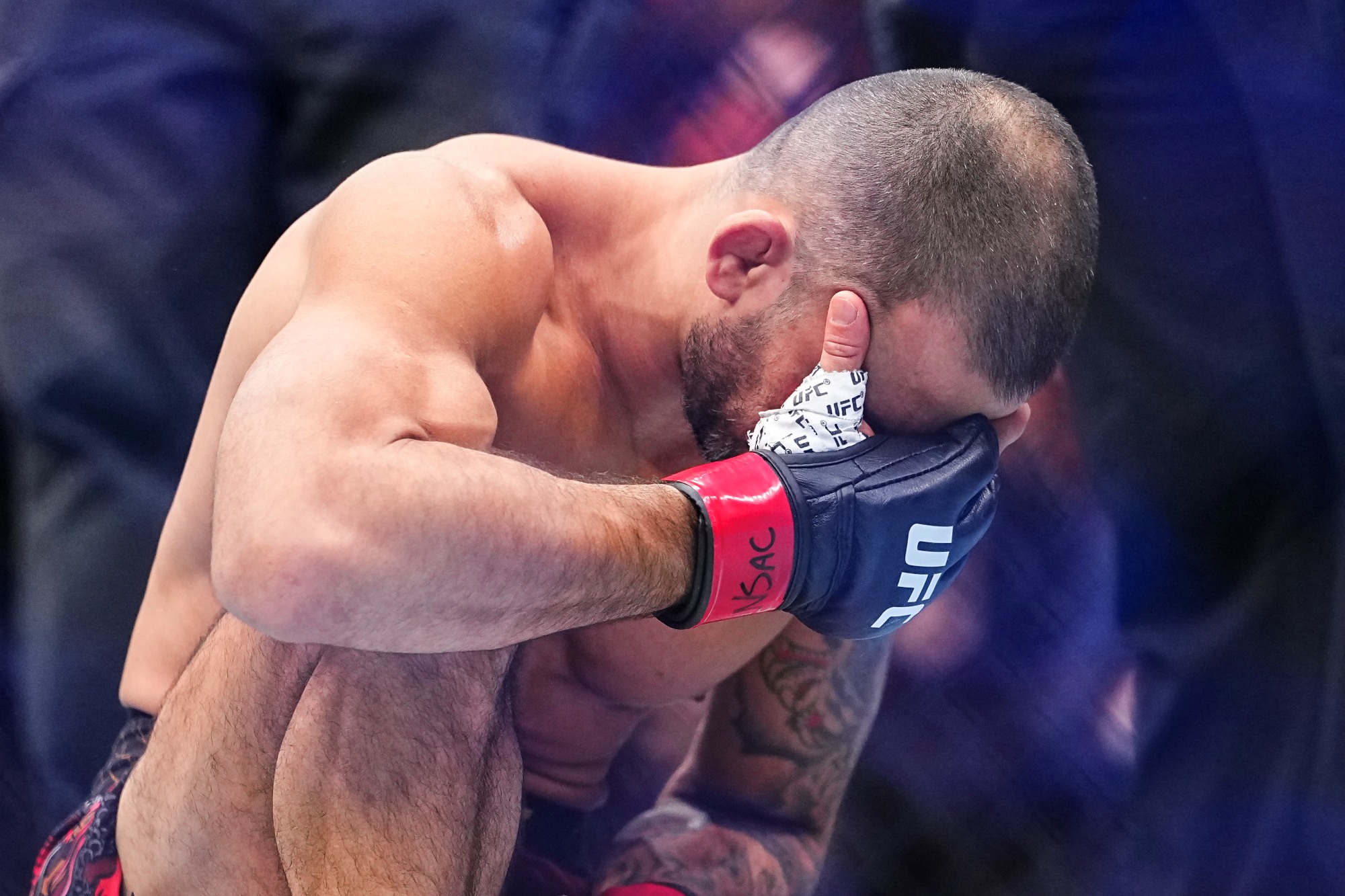 ufc-323:-pantoja-sofre-grave-lesao-no-braco-e-merab-perde-para-yan