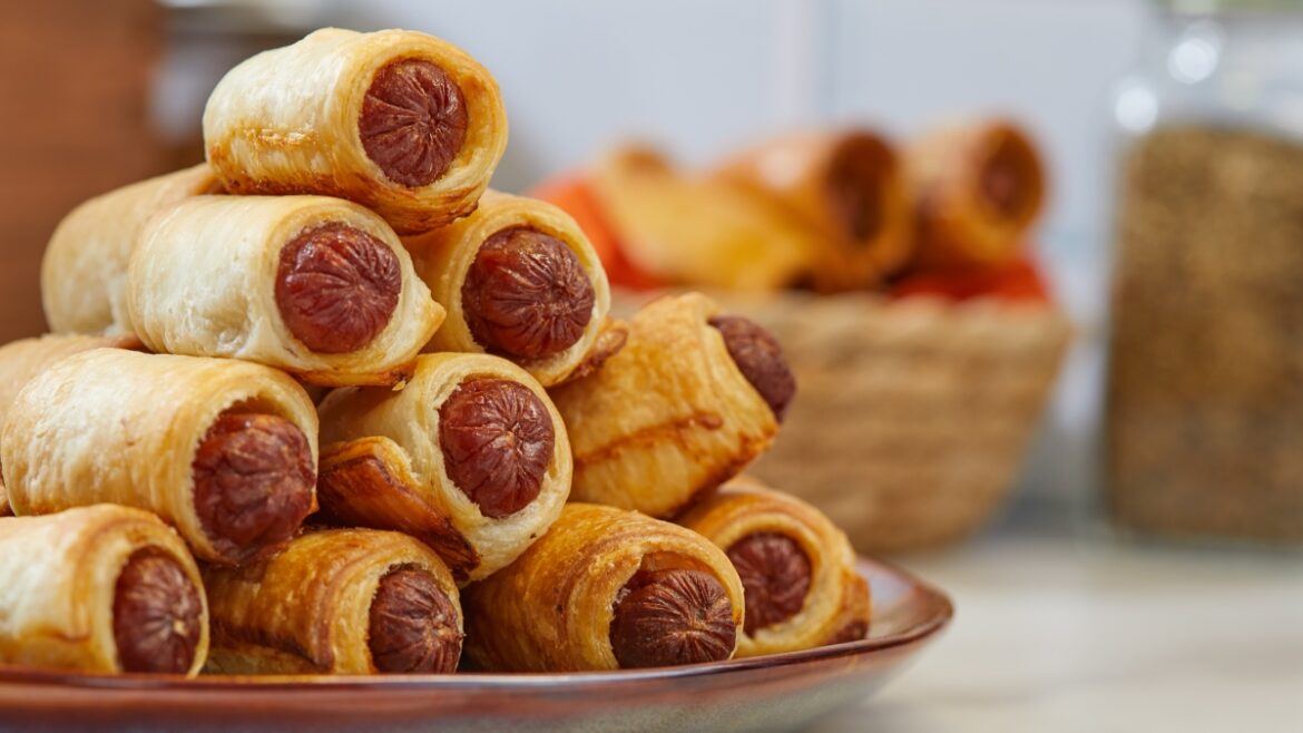 salsicha-empanada-no-palito:-opcao-facil-do-salgado-de-festa 