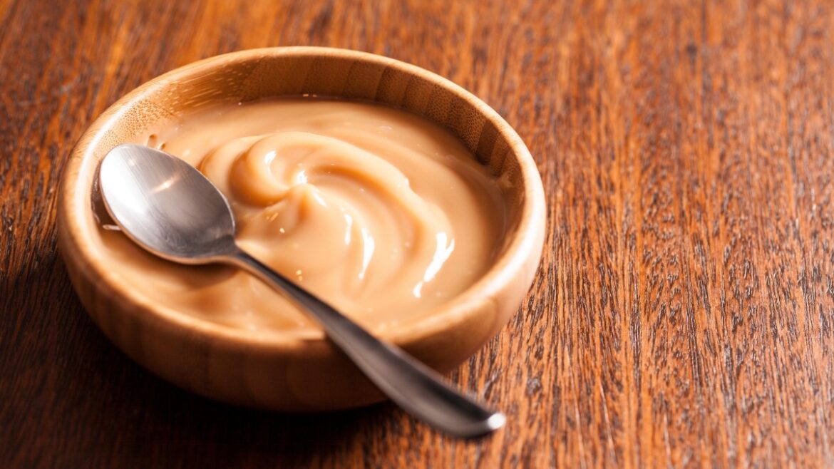 bolo-mole-de-doce-de-leite-e-cremoso-e-facil-de-fazer 