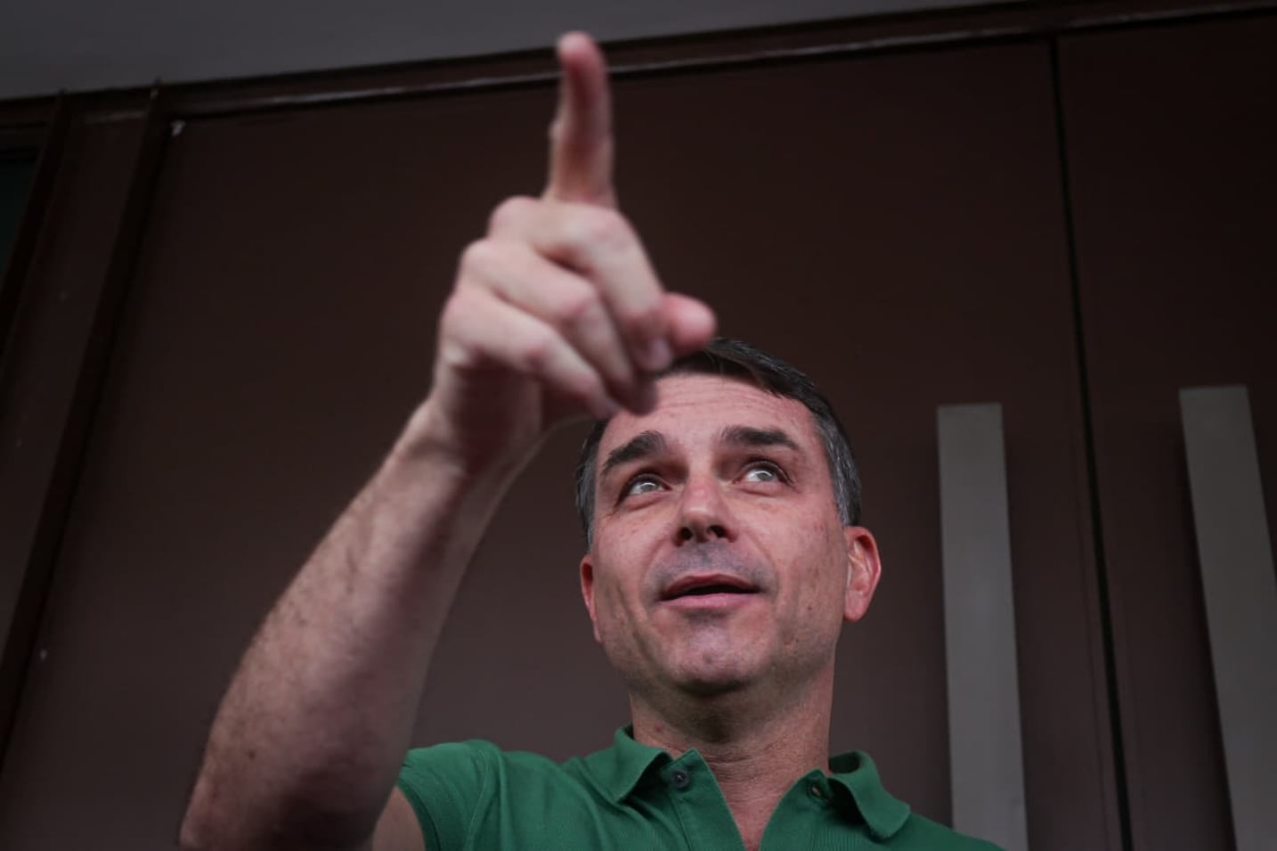 flavio-bolsonaro-revela-o-“preco”-que-o-faria-desistir-de-candidatura