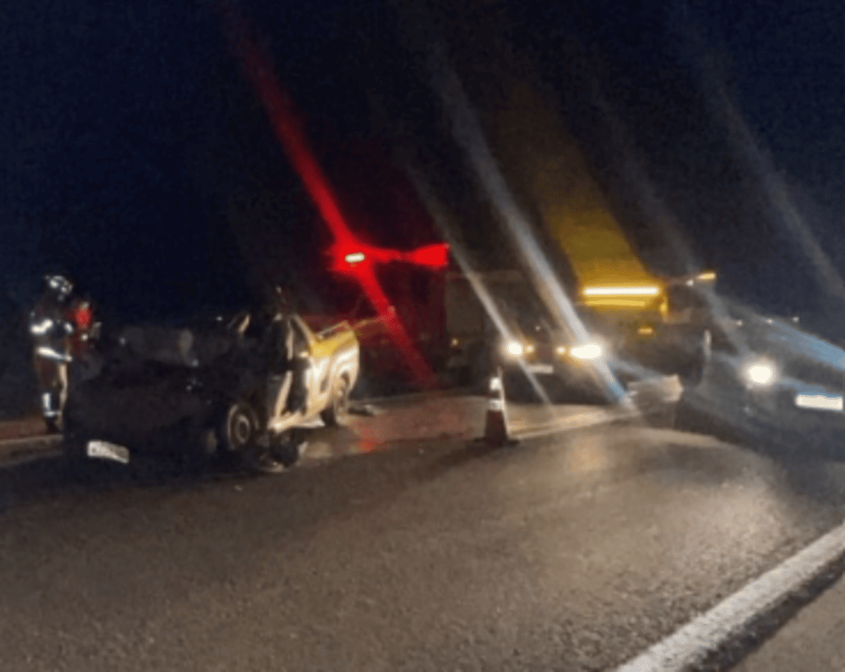 homem-sofre-parada-cardiaca-apos-bater-em-caminhao-em-via-do-df