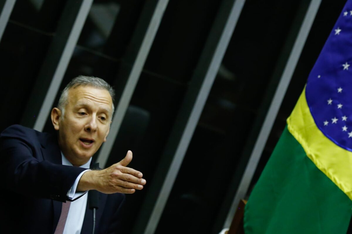 quem-e-aguinaldo-ribeiro,-deputado-que-empregou-funcionaria-fantasma