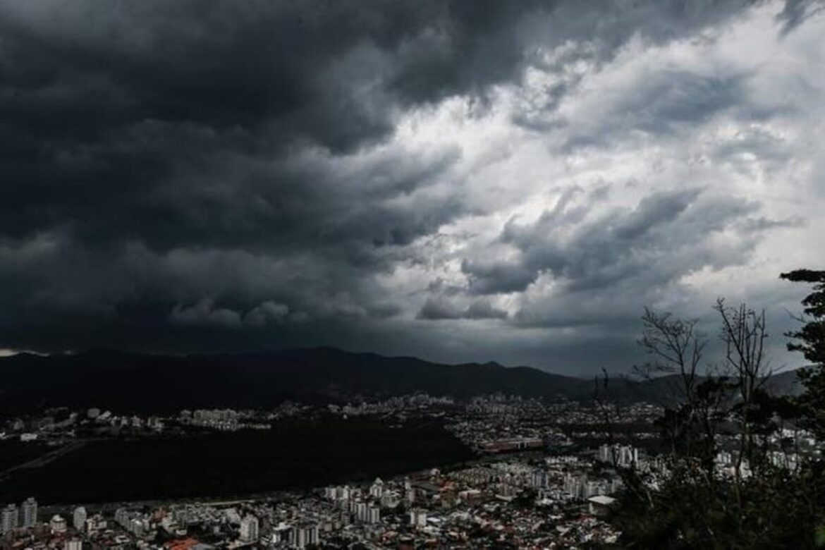 defesa-civil-emite-alerta-severo-para-chuva-e-rajadas-de-vento-em-sp