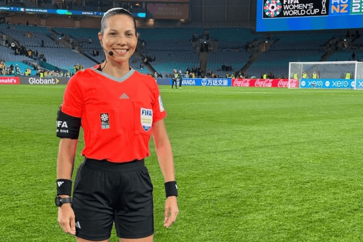 brasileirao:-leila-naiara,-do-df,-e-eleita-a-melhor-arbitra-assistente