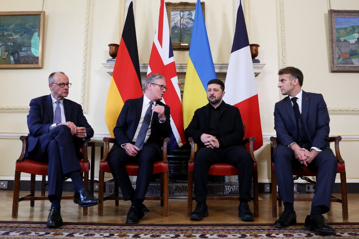 zelensky:-kiev-nao-tem-direito-legal-nem-moral-de-ceder-territorios