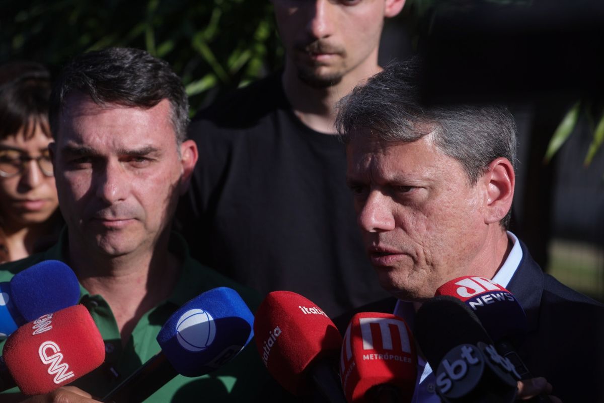 apoio-discreto-a-flavio-bolsonaro-coloca-em-xeque-empenho-de-tarcisio