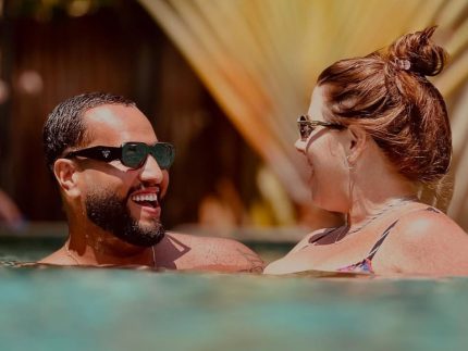 tati-machado-se-declara-ao-marido-no-aniversario:-“me-da-forca-todos-os-dias”