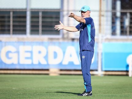 mano-menezes-deixa-gremio-apos-temporada-irregular,-e-clube-busca-novo-tecnico