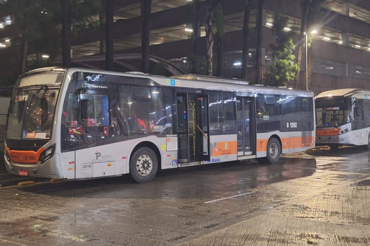 onibus-circulam-sem-letreiro-e-ignoram-passageiros-apos-greve-em-sp