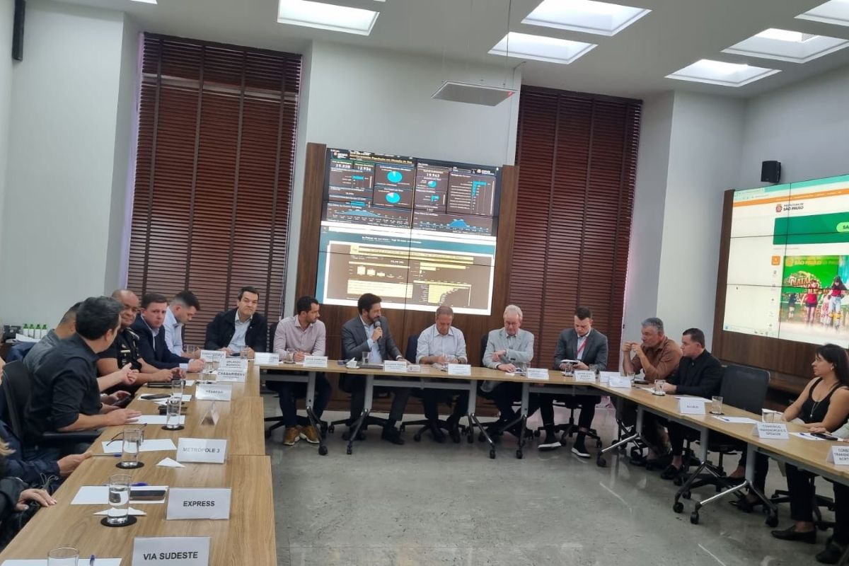 greve-de-onibus-em-sao-paulo-e-suspensa-apos-reuniao-com-nunes