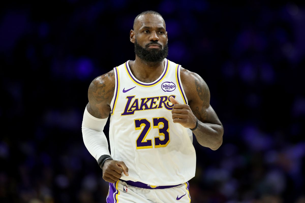 lebron-james-seguira-nos-lakers-nesta-temporada,-revela-agente