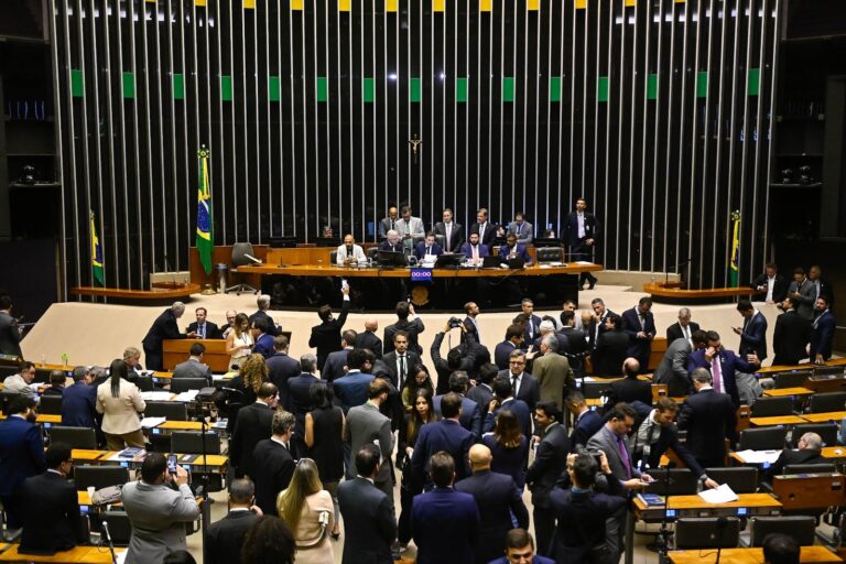 Em dia intenso, Câmara aprova PL do devedor contumaz e envia à sanção