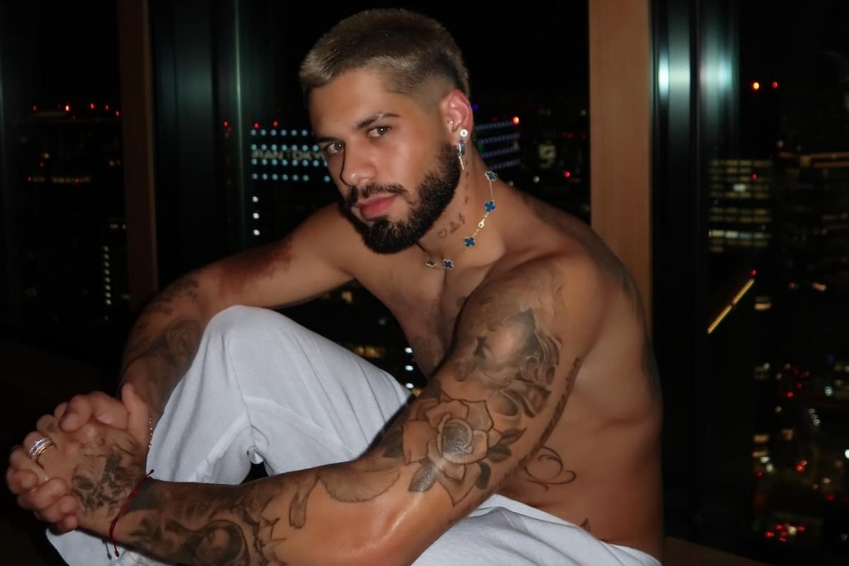 video:-ze-felipe-e-acusado-de-nao-saber-ler-apos-gafe-no-premio-multishow