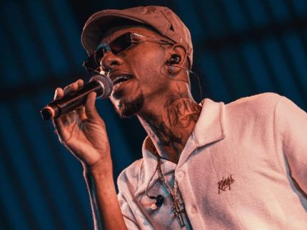 “2-semanas-antes-eu-era-artista-de-rua”,-diz-cantor-de-“resenha-do-arrocha”-apos-premio