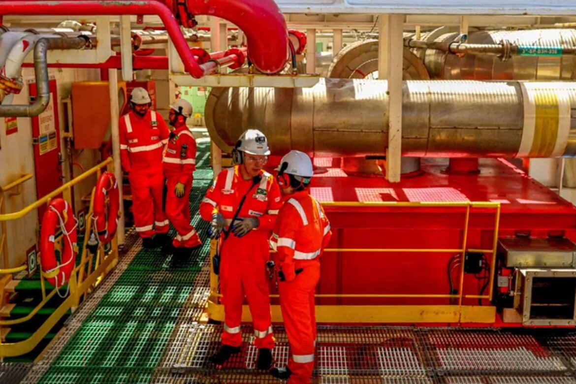 trabalhadores-da-petrobras-anunciam-greve-a-partir-de-segunda-feira