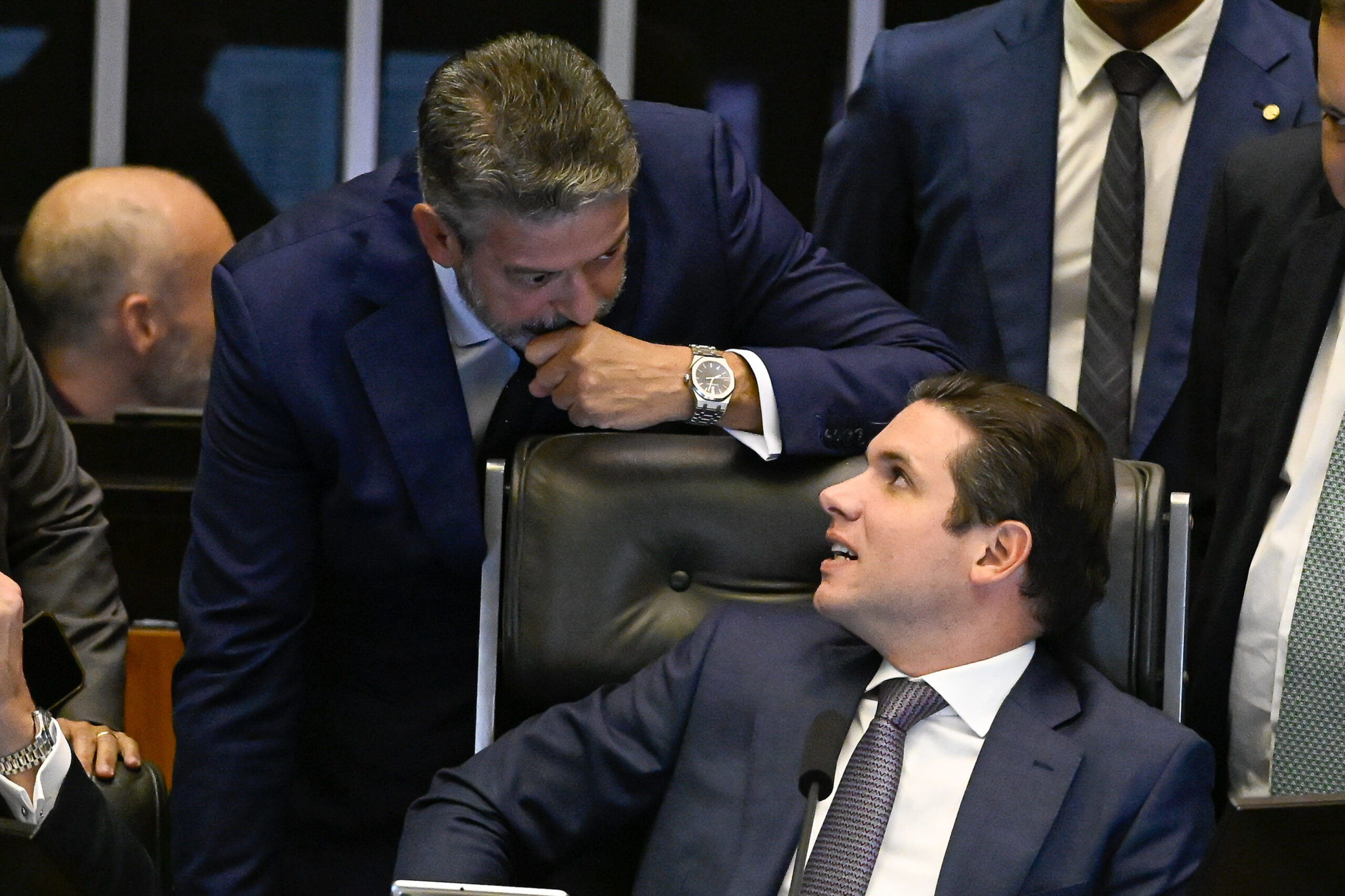 saudade-do-ex?-motta-e-lira-viram-assunto-em-festa-de-ministro-de-lula