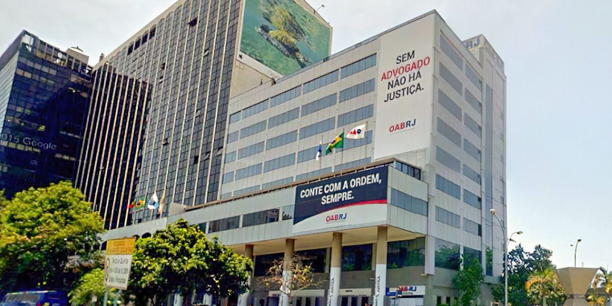 alerj-aprova-dispensa-de-terno-e-gravata-no-verao-em-audiencia-publica