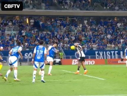 cruzeiro-x-corinthians:-cbf-divulga-analise-do-var-no-gol-de-memphis-depay