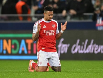 apos-11-meses-fora,-gabriel-jesus-desabafa-em-retorno-aos-gramados:-“muito-feliz”