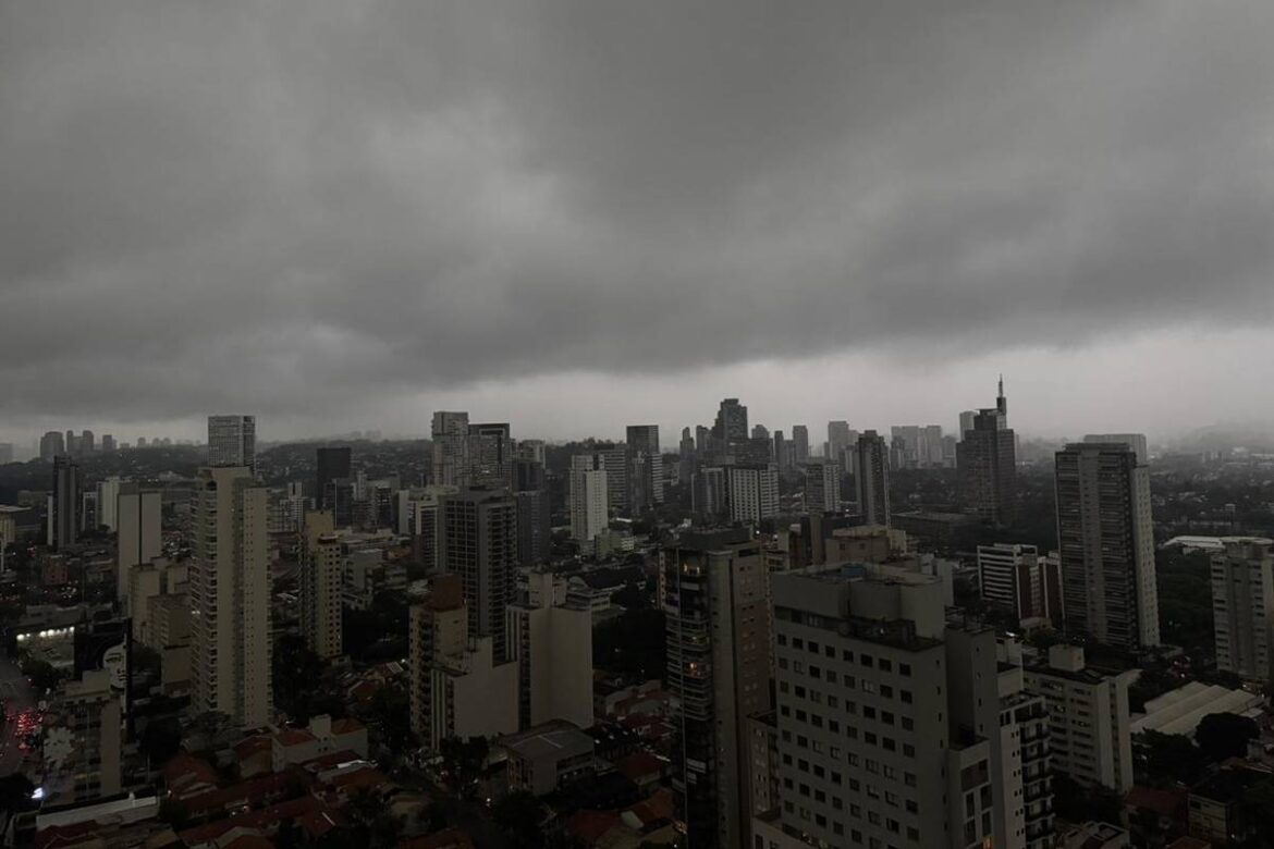 ventania-chega-ao-fim-e-chuva-deve-voltar-nesta-sexta-(12)-em-sp