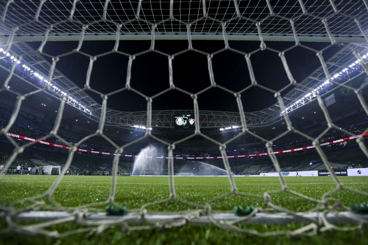 palmeiras-rebate-publicacao-do-flamengo-sobre-gramado-sintetico;-veja