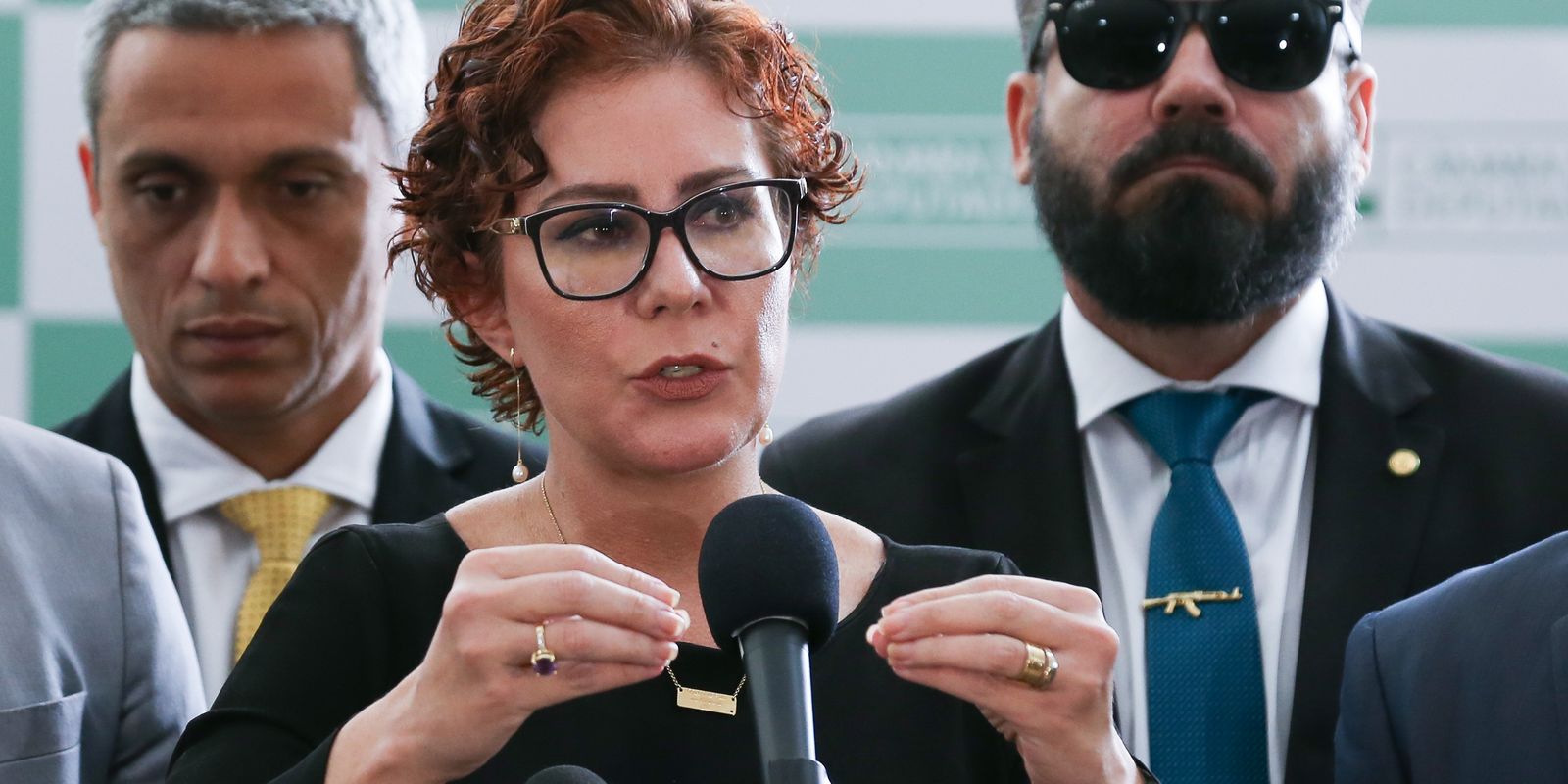 zambelli-deve-ficar-presa-em-brasilia-se-for-extraditada-pela-italia