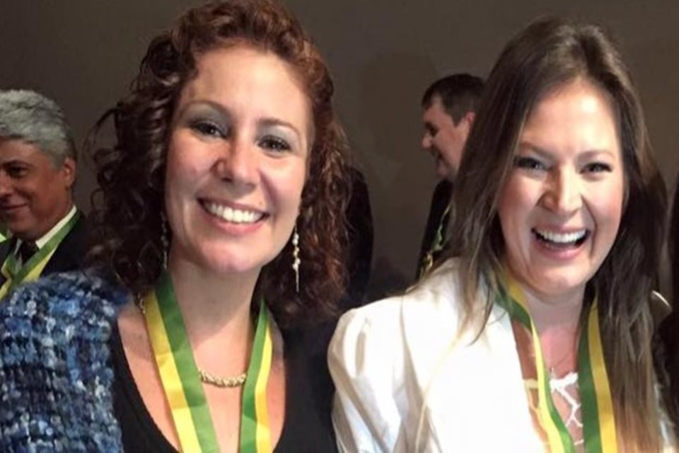 joice-hasselmann-debocha-da-cassacao-de-zambelli,-mas-o-que-viraliza-e-detalhe-em-foto