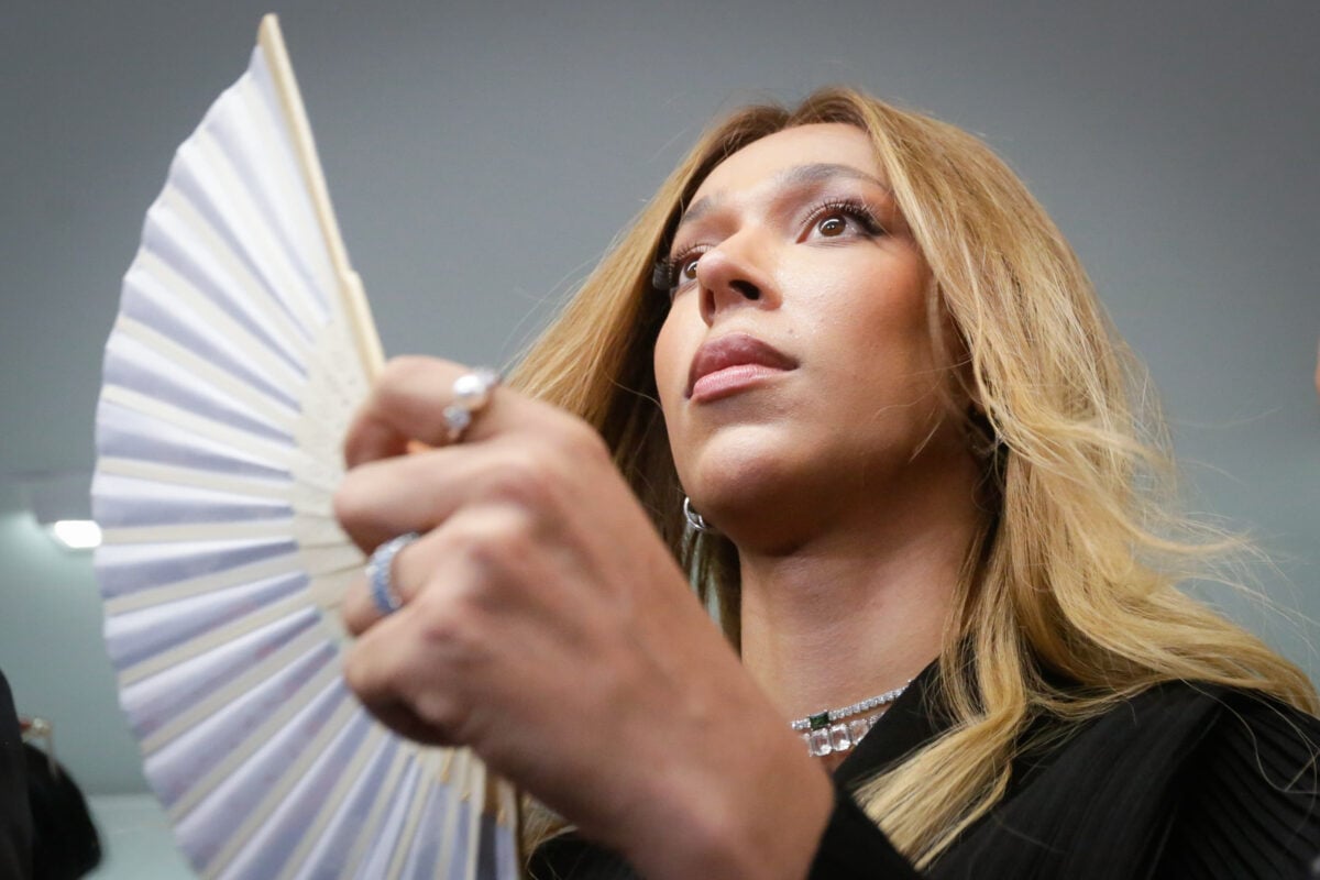 erika-hilton-faz-alerta-a-eduardo-bolsonaro-apos-queda-da-magnitsky