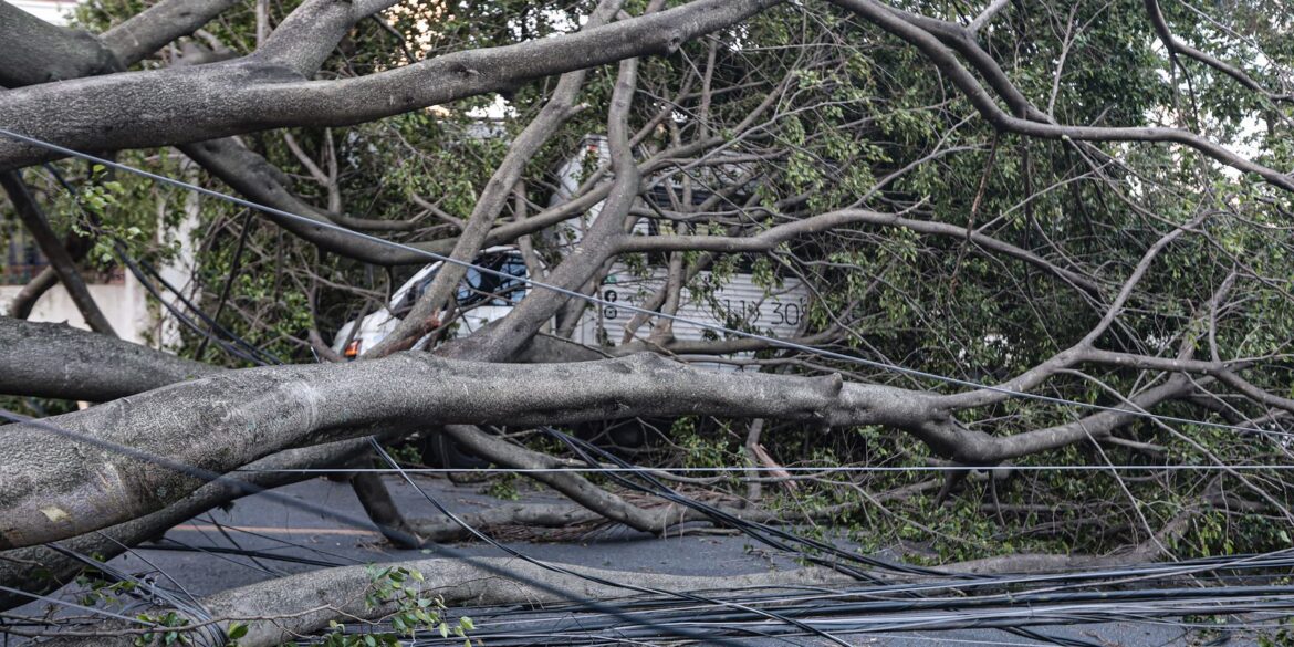 volta-a-chover-em-sao-paulo-e-numero-de-pessoas-sem-luz-aumenta