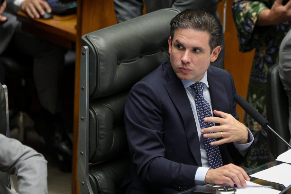 motta-sai-em-defesa-de-servidora-alvo-da-pf-por-suspeita-de-desvios