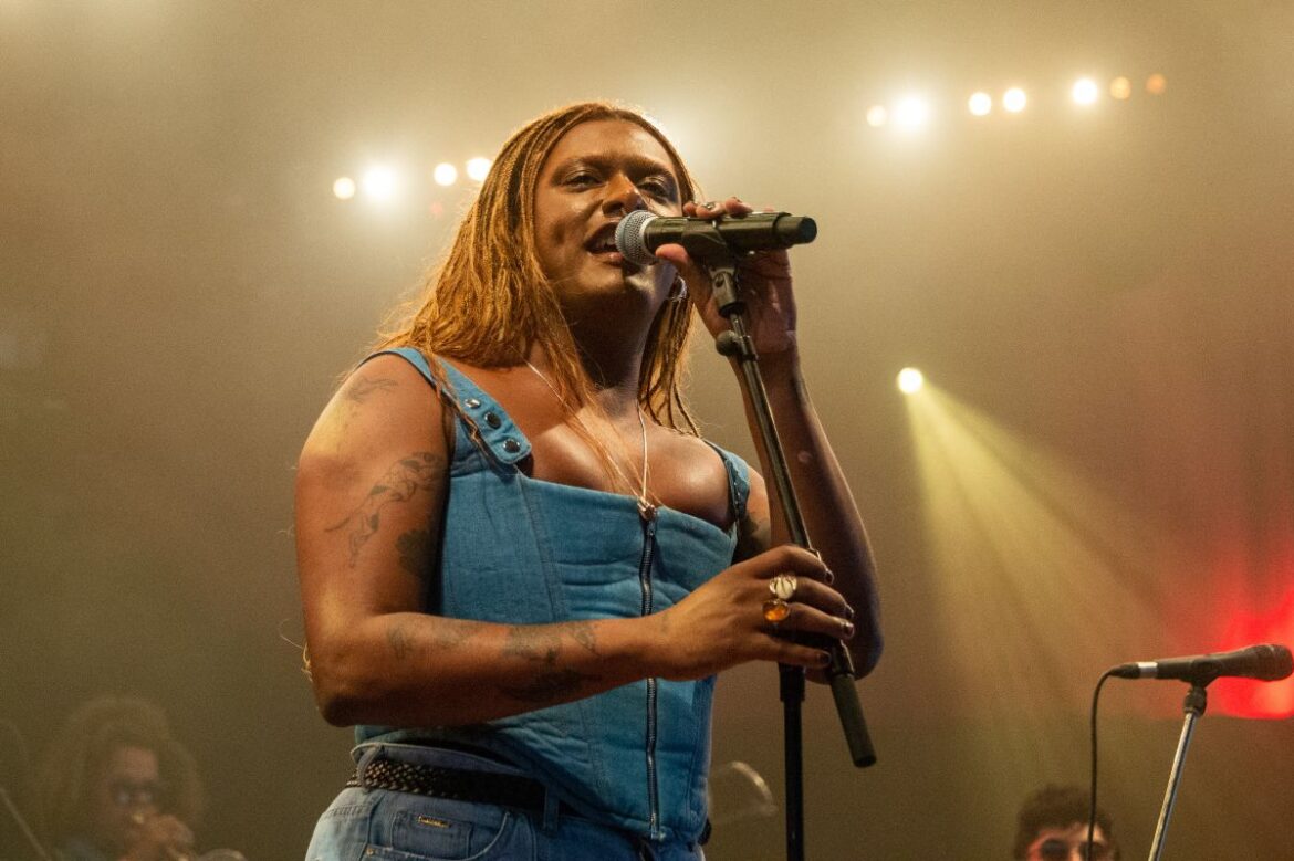 caju-tour:-o-que-esperar-do-show-de-liniker-no-estilo-brasil