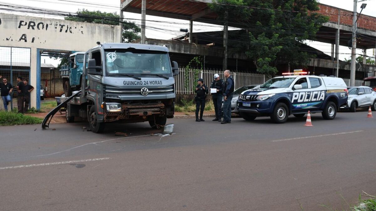 video:-moto-colide-com-guincho-e-crianca-de-apenas-3-anos-‘voa’-da-garupa