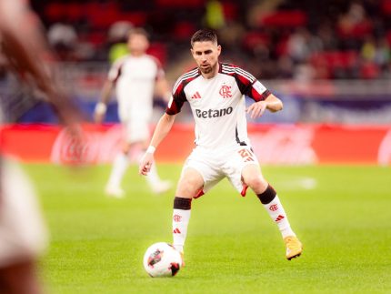 flamengo-pode-ter-ate-cinco-mudancas-no-time-titular-para-enfrentar-o-pyramids;-veja-onde-assistir