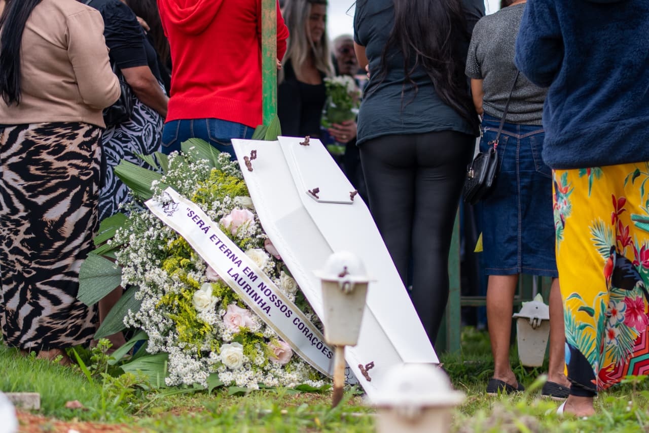 bebe-morta-em-creche-no-df-e-enterrada-sob-forte-comocao-e-revolta