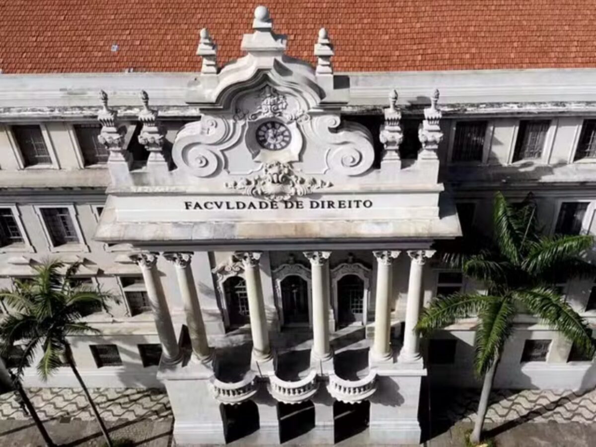 professor-de-direito-da-usp-e-demitido-apos-denuncia-de-assedio-sexual