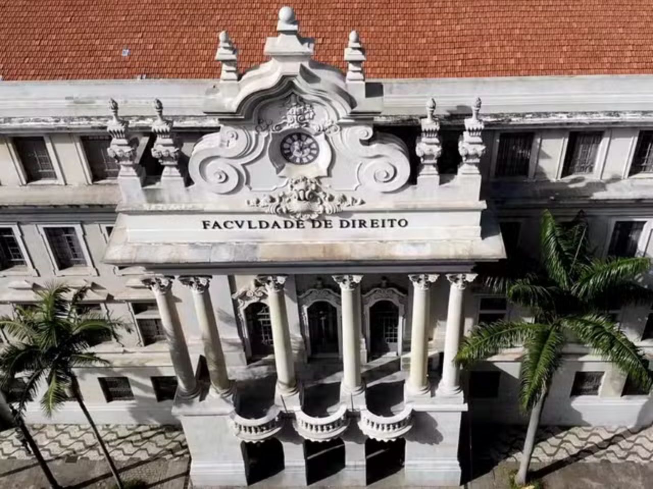 Professor de direito da USP é demitido após denúncia de assédio sexual