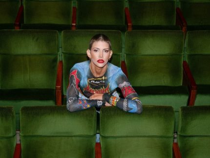 leticia-augustin-vive-nova-fase-nos-palcos-ao-lado-de-luiz-fernando-guimaraes