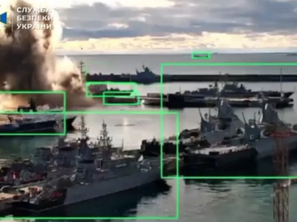 submarino-russo-e-atingido-em-ataque-inedito-da-ucrania;-video