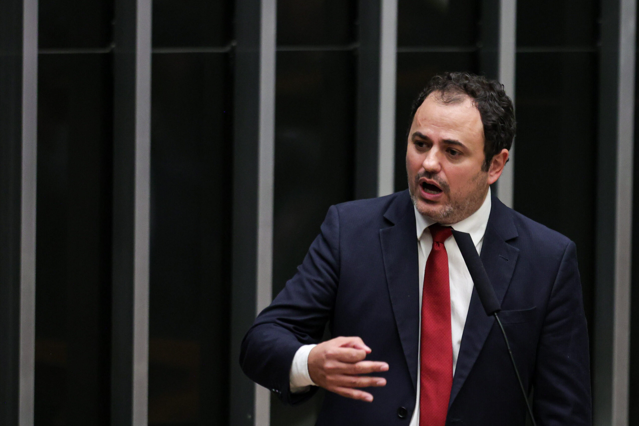 com-mandato-suspenso,-braga-acusa-lira-de-chefiar-desvios-de-emendas