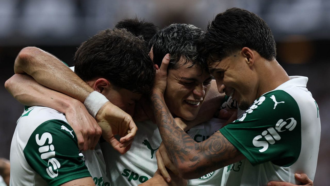 Jogador do Palmeiras pode ser punido por jogar futebol; entenda