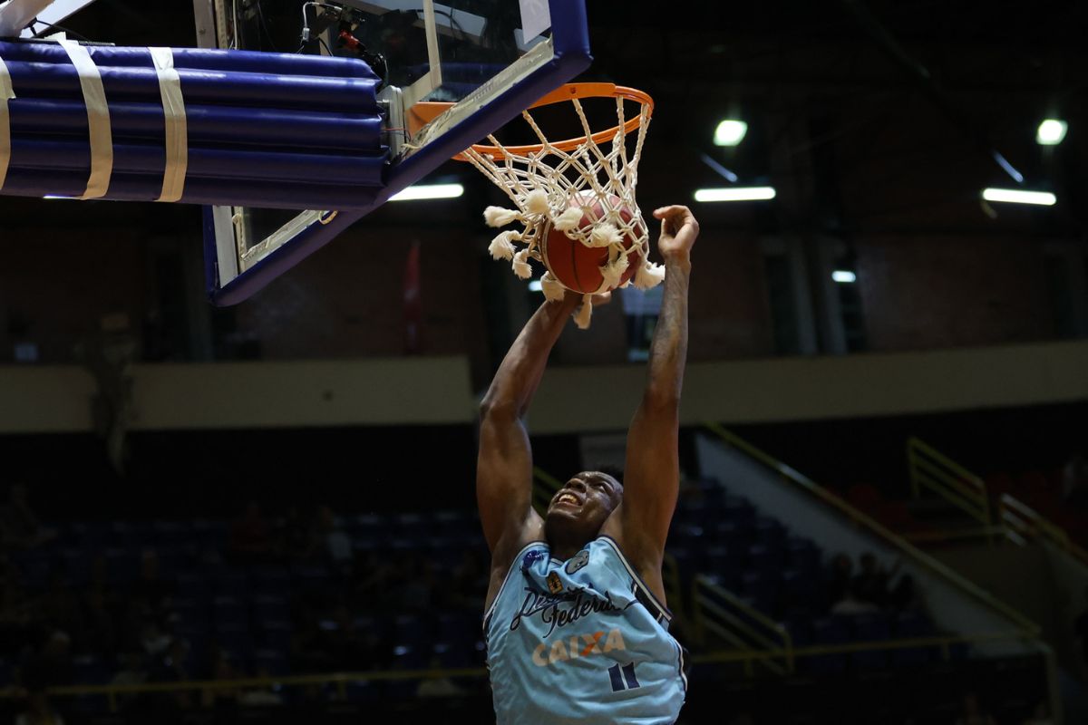 brasilia-basquete-derrota-mogi-por-68-x-57-e-volta-a-vencer-no-nbb