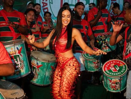 isabelle-nogueira-se-despede-da-grande-rio-e-encerra-ciclo-como-musa-da-escola