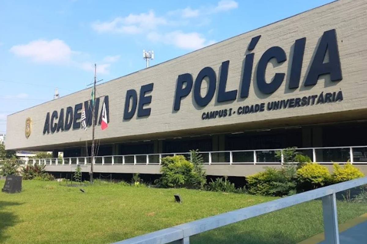 tiro-de-instrutor-da-policia-atravessou-corpo-de-medico-e-feriu-aluna
