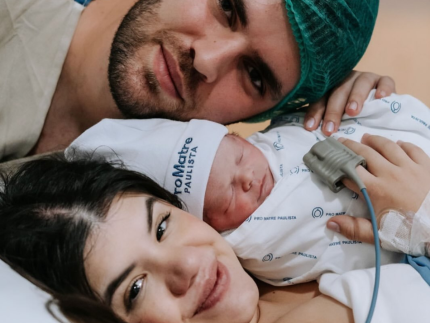 ex-“chiquititas”-carolina-chamberlain-anuncia-nascimento-da-primeira-filha