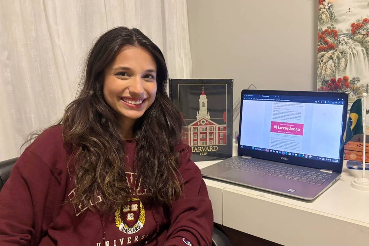 aprovada-em-harvard-da-dicas-sobre-selecao:-“muitas-redacoes”