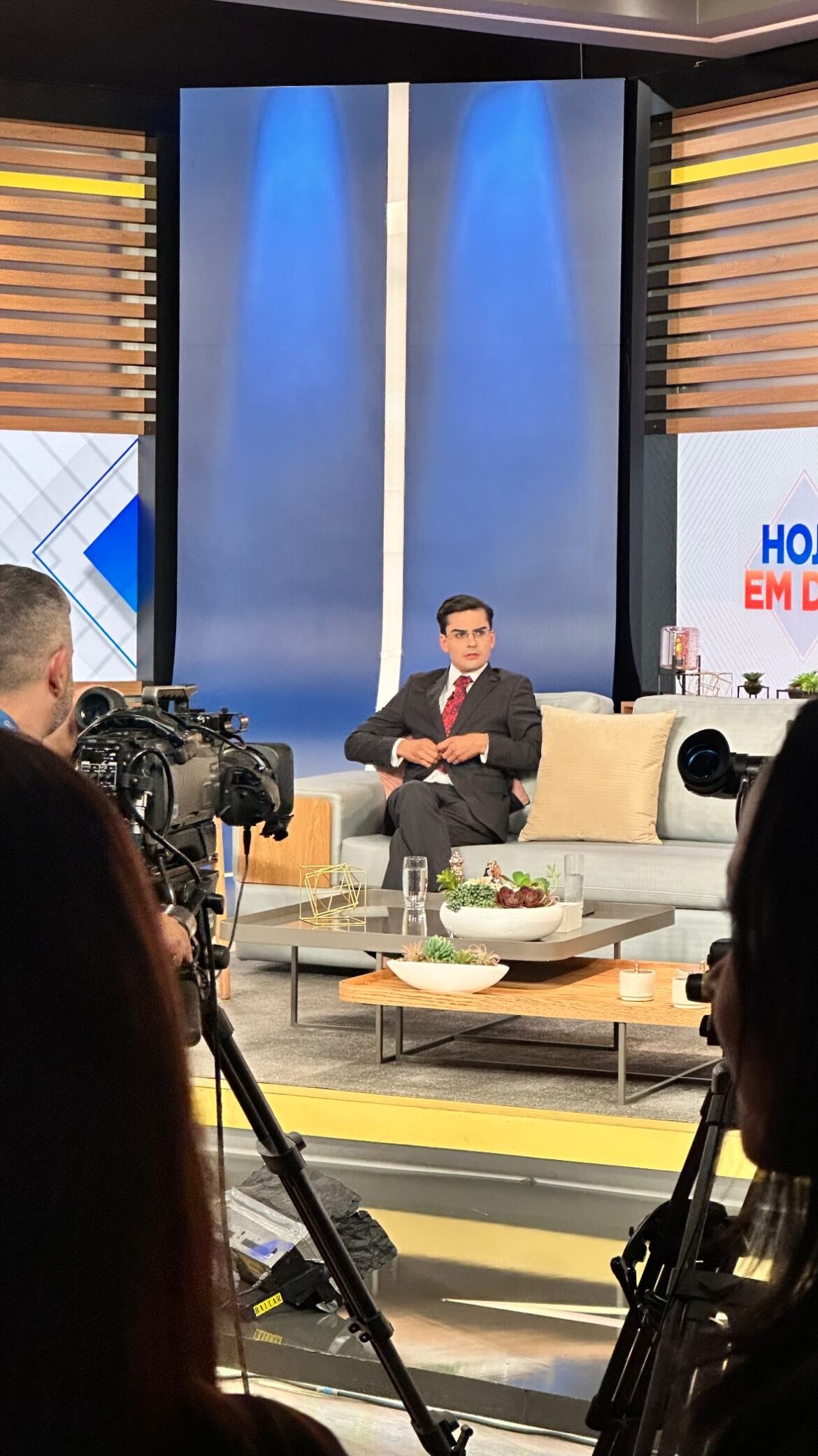 campeao-de-‘a-fazenda-17’,-dudu-camargo-volta-as-redes-sociais-apos-um-ano-e-surpreende-fas